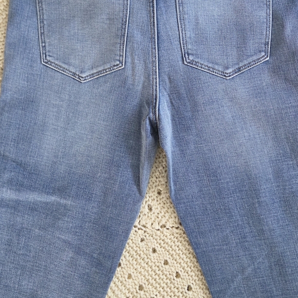 Liverpool Los Angeles NWT Cropped Cuffed Jeans Size 6/28 Mid Rise Stretch Denim - Picture 7 of 9